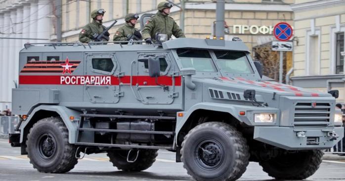Российские захватчики ужесточили проверки жителей ТОТ, фото: Defence Express