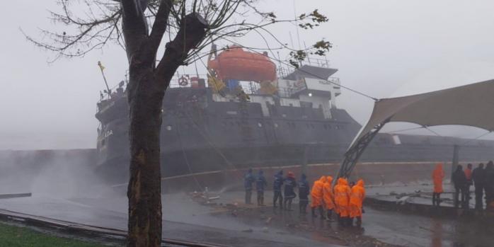 Сухогруз Pallada пострадал из-за шторма в Черном море, фото: TRT Haber