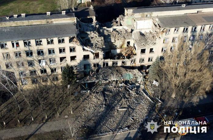 Разрушенный российскими С-300 центр Селидово показали в МВД