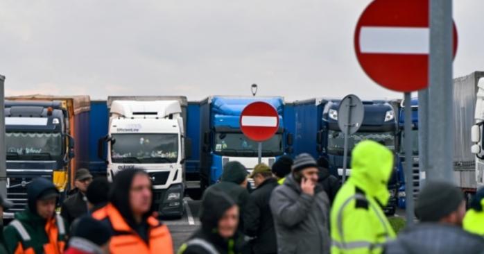 Польські перевізники продовжують блокувати кордон, фото: «Укрінформ»