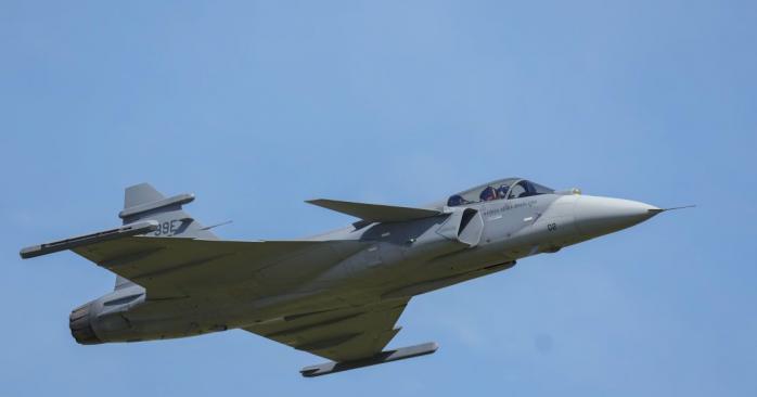Україна та Швеція говорили про літаки Gripen. Фото: 
