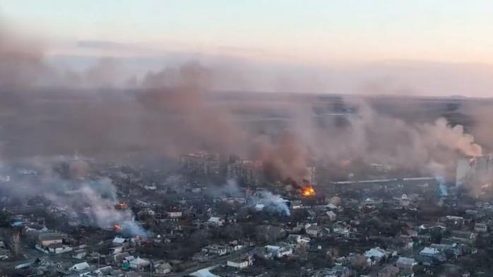 В районі Мар'їнки росіяни накопичують сили для подальших штурмів, місто не впало 