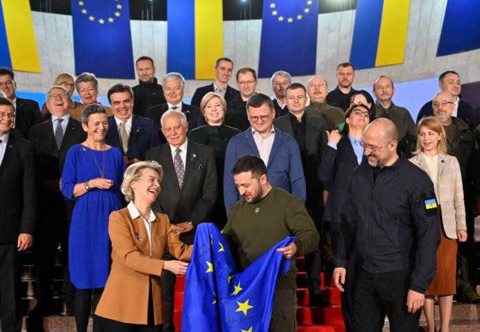 Історичний саміт ЄС - у Брюсселі на кону гроші для України та початок переговорів про вступ