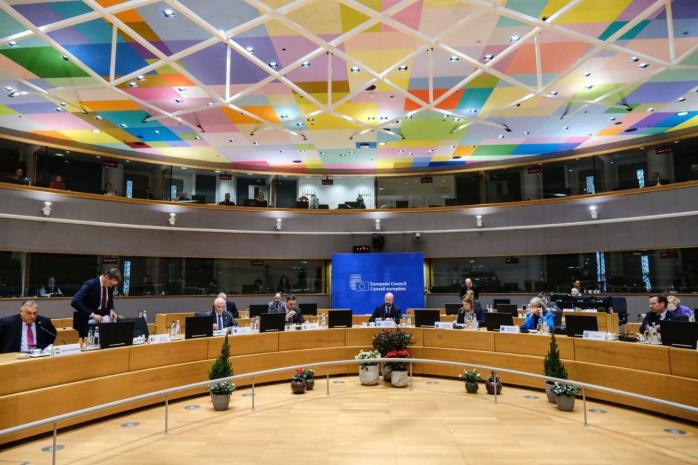 Лидеры стран ЕС взяли запасные рубашки на саммит в Брюссель, если "что-нибудь пойдет не так"