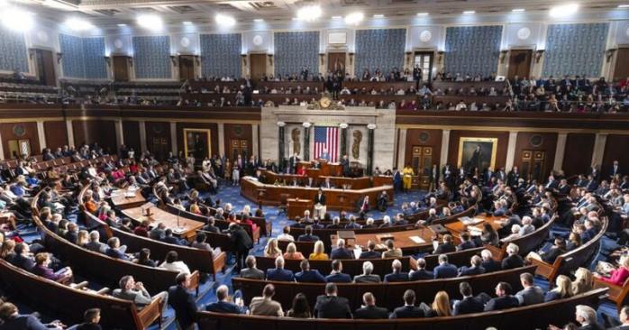 Палата представителей США поддержала законопроект о дальнейшей помощи Украине. Фото: EPA