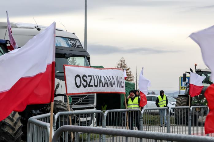 В правительстве Туска заявили о невозможности быстро разблокировать границу с Украиной