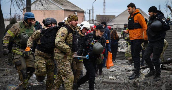 Київ після обстрілу російськими ракетами. Фото: Нацполіція