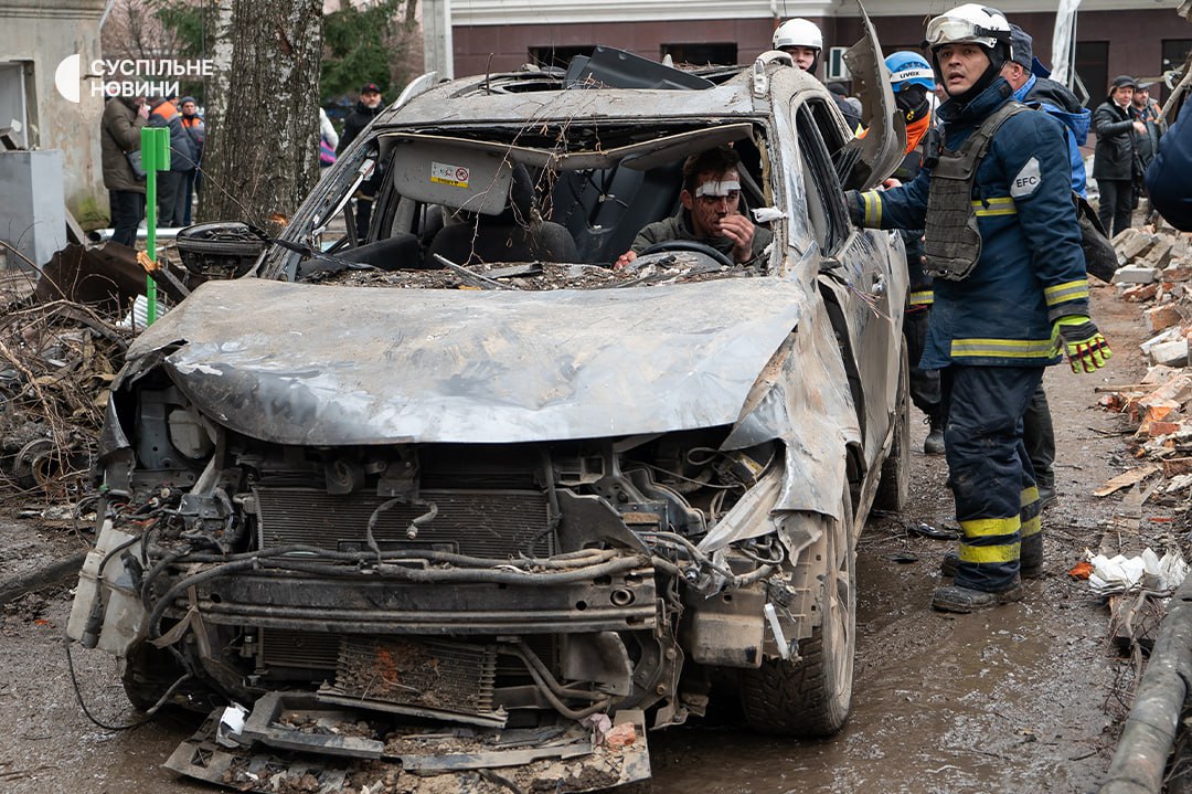 Наслідки обстрілу Харкова. Фото: «Суспільне», Reuters, AFP