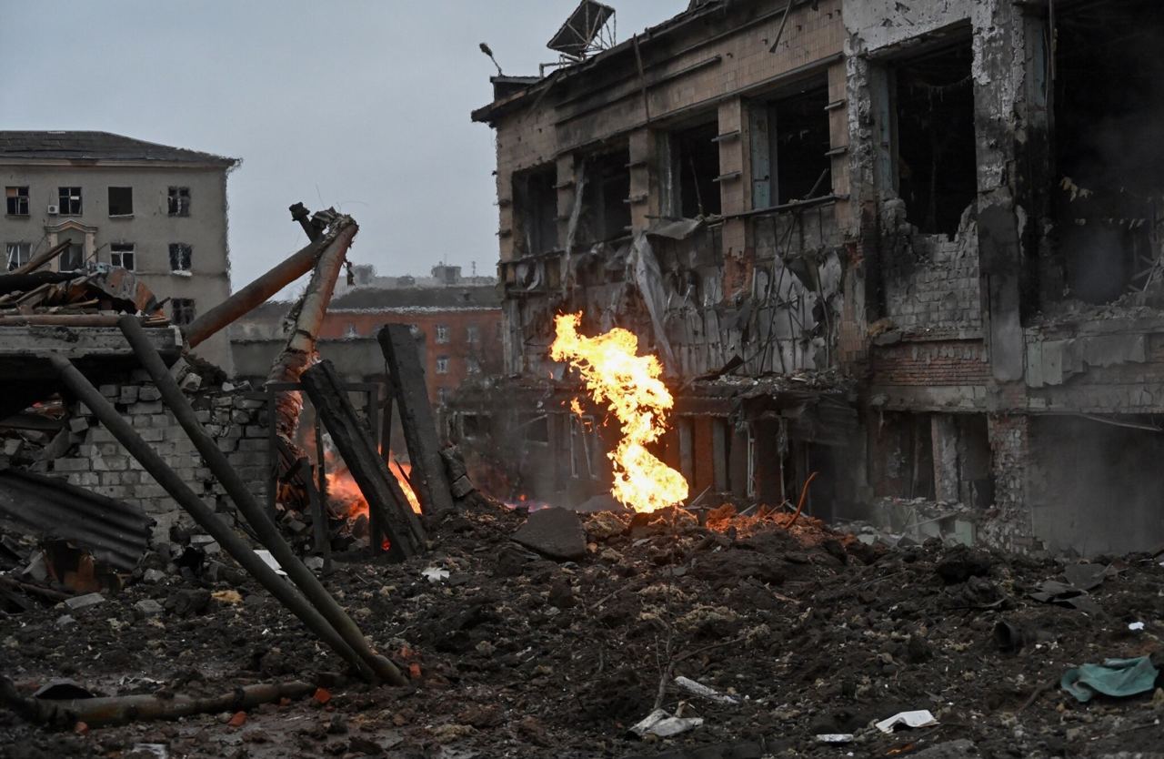 Наслідки обстрілу Харкова. Фото: «Суспільне», Reuters, AFP