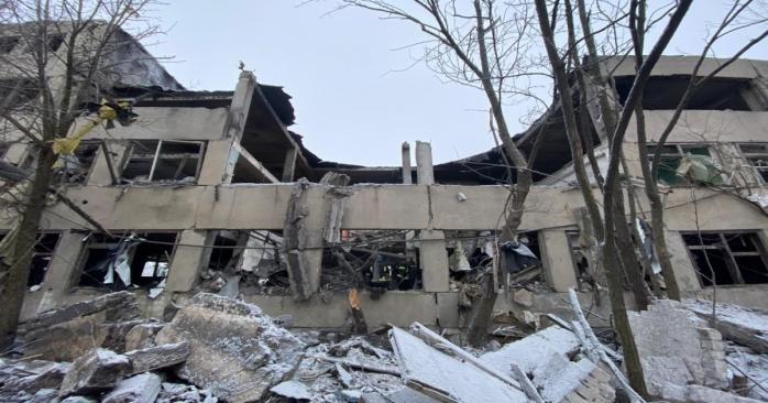 Последствия российского ракетного удара в Мирнограде, фото: ГСЧС
