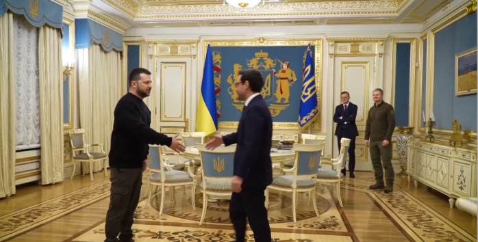 Владимир Зеленский и Стефан Сежурне, скриншот видео 