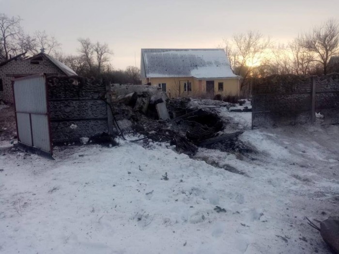 На Полтавщині російська ракета впала на подвір’я приватного будинку, фото: Філіп Пронін