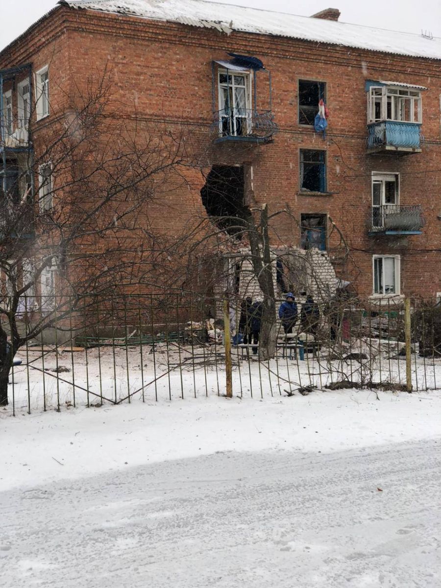 Ворог атакував багатоквартирний будинок у Куп’янську. Фото: Олег Синєгубов
