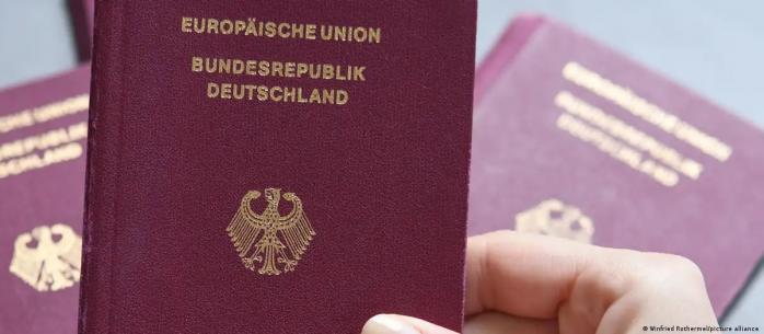 Бундестаг схвалив реформу закону про громадянство - вона прискорить процес натуралізації