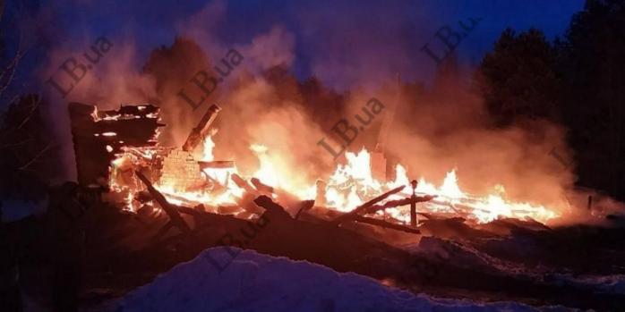 В Черниговской области сгорел загородный дом бизнесмена Мазепы, фото: LB.ua