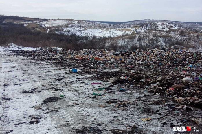 Гуманітарну допомогу російським військовим викинули на смітник у Донецькій області