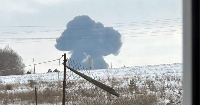 Первые фото с места падения самолета Ил-76. Фото: РосСМИ