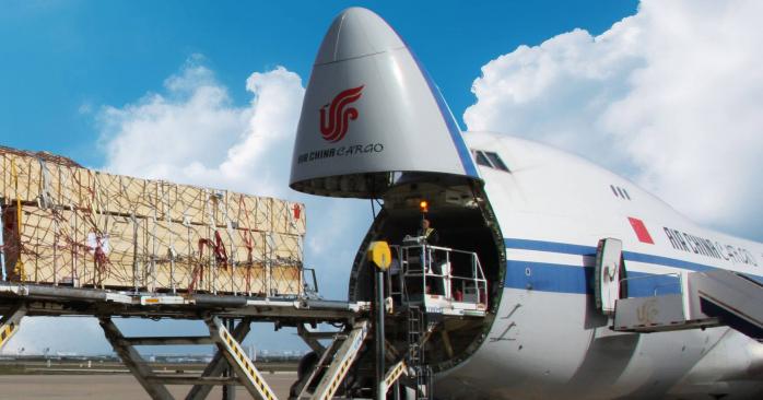 У білорусь чотирма рейсами з Китаю доставили військовий вантаж. Фото: Air China Cargo