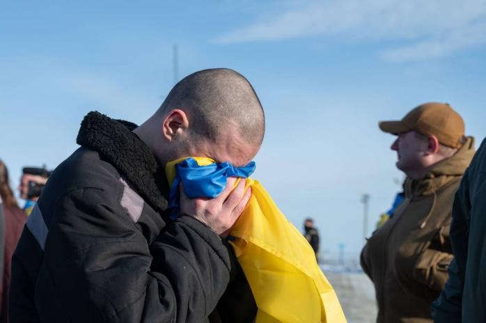 Украина объявила о большом обмене с рф - домой вернулись 207 военных