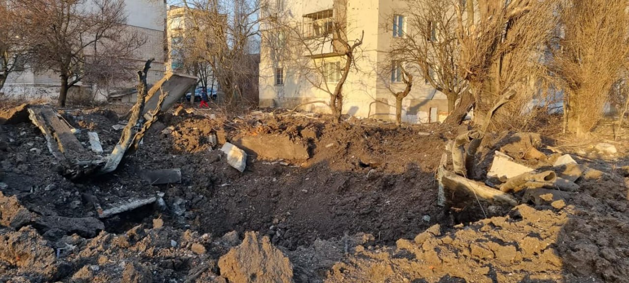 росія скинула важку бомбу на житловий масив у Куп'янську. Фото: Олег Синєгубов