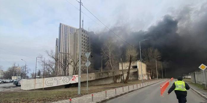 Наслідки російської ракетної атаки на Київ 7 лютого, фото: Нацполіція