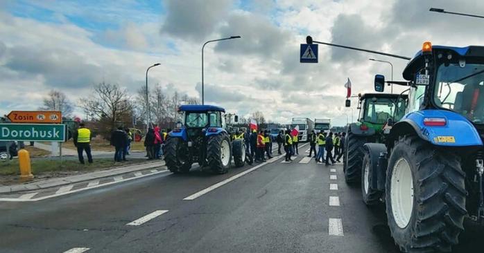 Польські фермери заблокували прикордонний пункт. Фото: 
