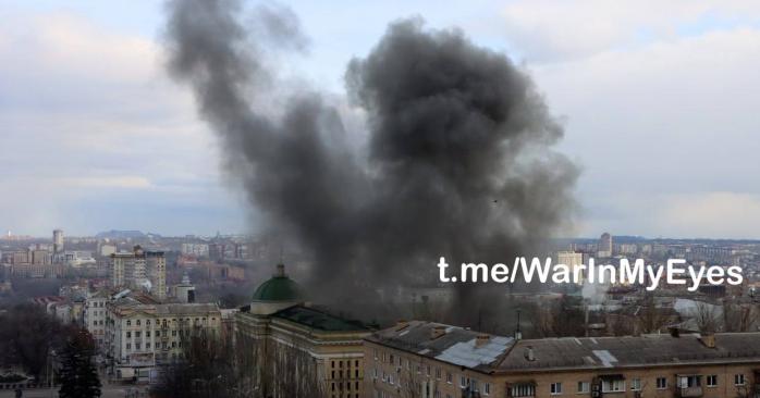 Взрыв прогремел у здания так называемого правительства ДНР в Донецке. Фото: