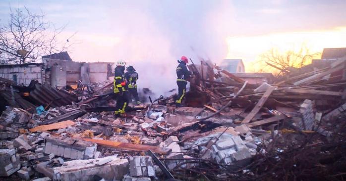 На Київщині вибухнув будинок, фото: ДСНС