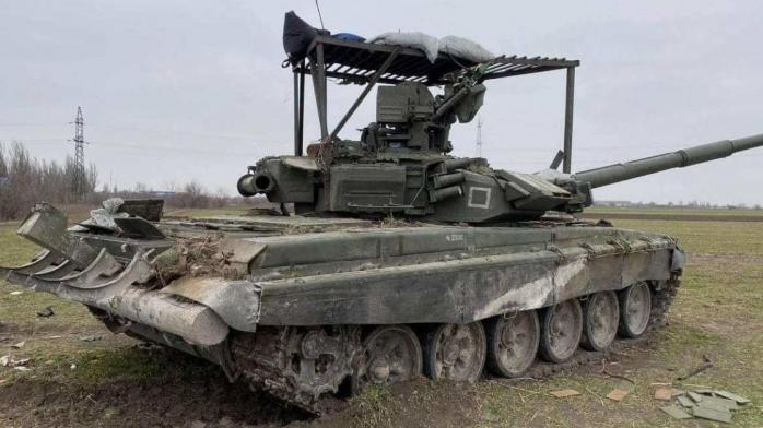 росія розконсервувала 25-40% танкових стратегічних резервів