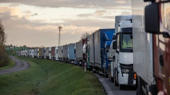 Польские фермеры заблокировали пункт пропуска на словацкой границе и готовят трехдневную блокировку трассы на Берлин