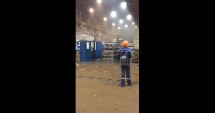 Последствия попадания в белгородский завод, скриншот видео
