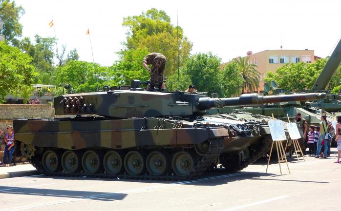 Испания подвезет в Украину еще 19 танков Leopard 2