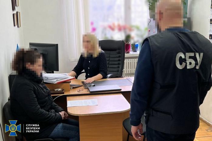 В Запорожье СБУ задержала 19-летнюю студентку, корректировавшую ракетные удары рф по оборонным предприятиям
