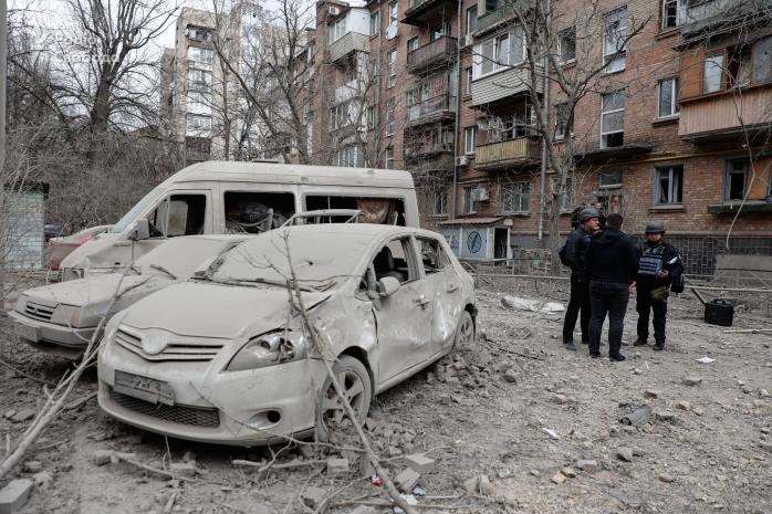  Атака на Киев – обломки ракет прилетели в художественную академию 