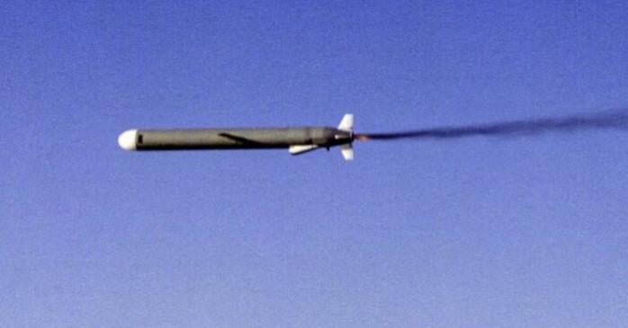 НАТО розглядає питання про збиття російських ракет. Фото: 