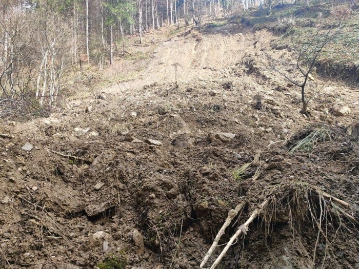 Наслідки зсуву ґрунту на Закарпатті, фото: Закарпатська ОВА