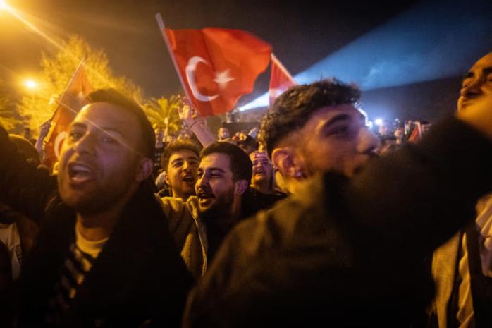 Впервые за 21 год оппозиция одержала серьезную победу на выборах в Турции