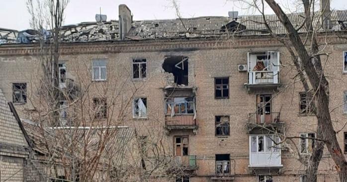 Оккупанты ударили пятью ракетами по городу Селидово. Фото: ОВА
