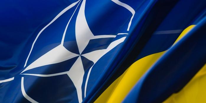 Украина осуществляет политику интеграции с НАТО, фото: Администрация президента Украины