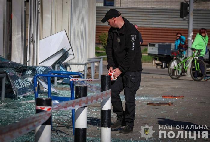 россия нанесла повторный удар по Запорожью, когда на месте работали спасатели и полицейские