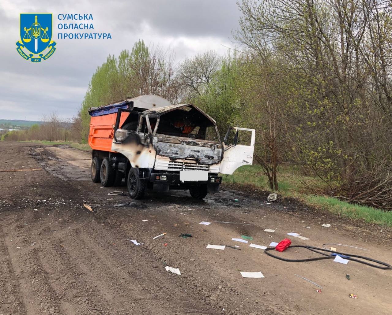 Російський дрон атакував вантажівку на Сумщині. Фото: прокуратура