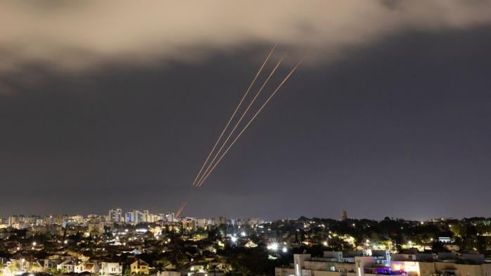 Атака Ирана по Израилю вызвала хаос в мировой авиации