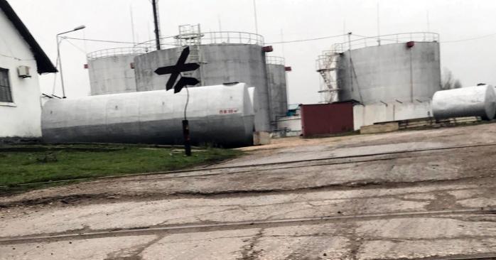Партизаны проникли на одну из крупнейших нефтебаз в Крыму. Фото: Атеш