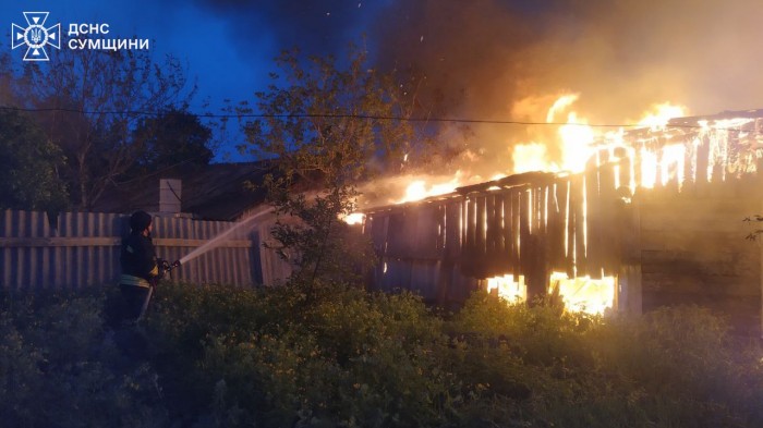 Наслідки російського обстрілу Сумщини, фото: ДСНС