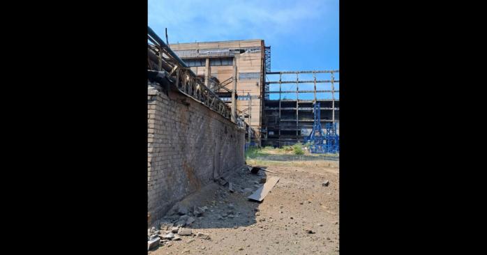 Последствия российского ракетного удара по Славянской ТЭС, фото: «Суспільне»