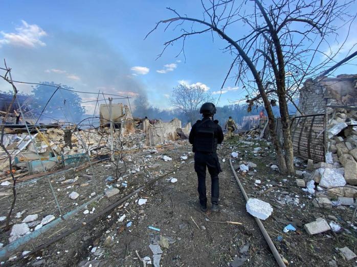 Полуторатонный российский ФАБ уничтожил целую улицу в селе на Харьковщине