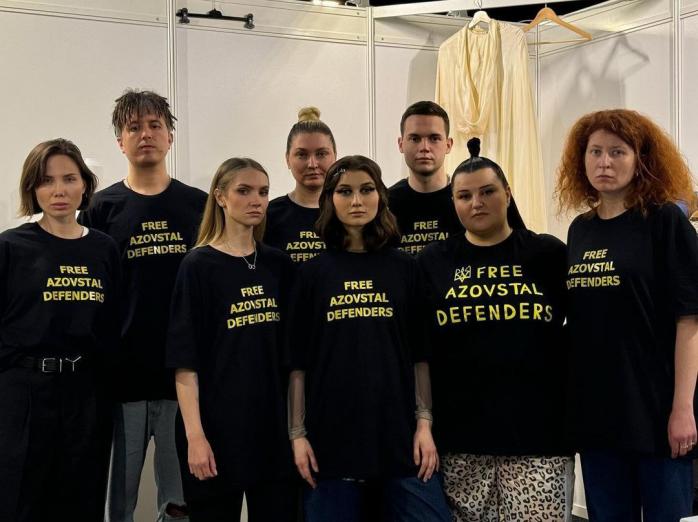 Украинскую команду на Евровидении оштрафовали из-за футболок Free Azovstal Defenders
