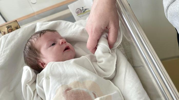 У Львові прооперували новонароджену в реанімаційному кювезі - дівчинка народилася із вадою діафрагми