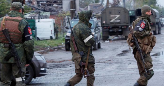 Рашисти беруть у полон жителів Вовчанська, фото: «Главком»