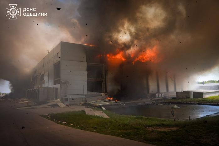 Последствия обстрела Одесской области. Фото: ГСЧС